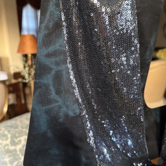 Very cool sequin vest size med NWT - Picture 4 of 9